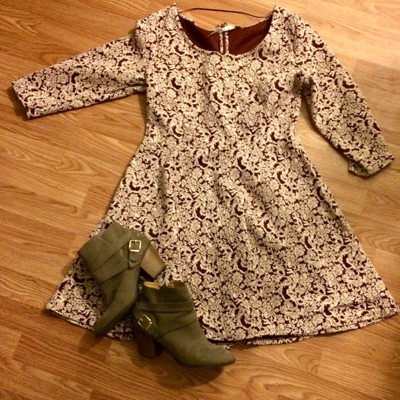 LC Lauren Conrad Dresses & Skirts - 😍 LC Conrad Patterned Dress.